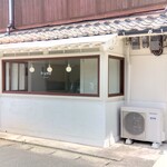 B-yond - 店舗  外観