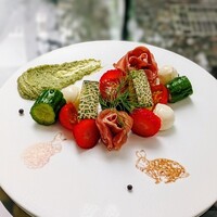 レストランアマデウス - Dessert Course Afternoon Tea 8,000円＊メロンのカプレーゼ風サラダ