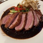 ル・ヴィルギュル - 脂と赤身のバランスと皮目の焼き方が完璧