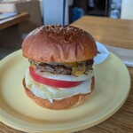 ブッチャーズテーブル - ハワイアンBBQバーガー