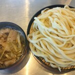 元祖田舎っぺうどん 本店 - 塩肉ネギつけ汁うどん（大もり）770円（税込）