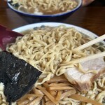 ケンちゃんラーメン - 太麺縮れ麺