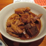 居酒屋 武双 - つきだし（とり皮の煮物）