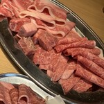 和牛放題の殿堂 秋葉原 肉屋横丁 焼肉 - 