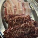 食堂・酒 たづ - 鍋追加、豚バラ、ハラミ