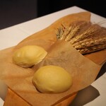 ニシデリア - 自家製フォカッチャ  (焼く前)