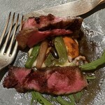 レストラン・ランス・ヤナギダテ - 牛肉の下には9種の野菜とマッシュポテト？ポレンタ？