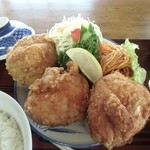 Miyagawa - から揚げ定食3個　食べきるには修行が必要。