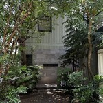 レストラン・ランス・ヤナギダテ - エントランスまでのアプローチ