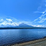 ムースヒルズバーガー - 山中湖畔からの富士