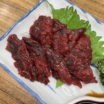 立呑み処 入部酒店 - 生ミンク鯨の赤身