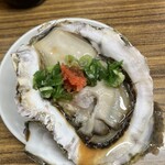 立呑み処 入部酒店 - 岩ガキ