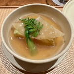 306687252 - 鴨茄子　フカヒレ　鶏ガラ　鳥ミンチソース　木の芽　フカヒレ5日間かけて炊いた　和歌山湯浅醤油