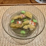 東山 吉寿 - じゅんさい　知床雲丹　車海老　枝豆、　そこに冷たいトマトエキススープをあとかけ