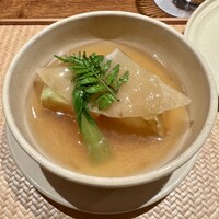 東山 吉寿 - 鴨茄子　フカヒレ　鶏ガラ　鳥ミンチソース　木の芽　フカヒレ5日間かけて炊いた　和歌山湯浅醤油