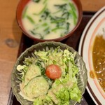 三潴屋 - 日替わりサービスランチのサラダと味噌汁