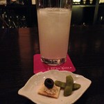 バー アップトゥーユー - H26.9　フレッシュ梨のカクテルとチャーム