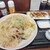 リンガーハット - 料理写真:野菜たっぷり皿うどん1020円、餃子5個300円