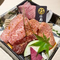 牛刺しと焼肉 仔虎 クリスロード店 - 