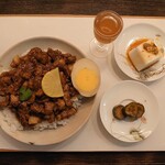 台湾 席茶 蓮月庭 - トロトロお肉の魯肉飯セット