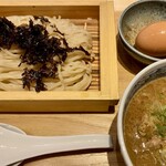 ダシと麺 くじら - 籠肉つけそば＋満月生たまご