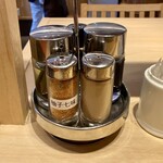 ダシと麺 くじら - 卓上調味料