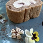 庭の花 - 花も食べちゃいました...