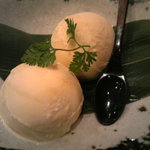 旬魚季菜 とと桜 - 五郎島金時のアイス