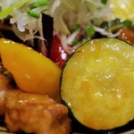 よしもと食堂 - 野菜たっぷり酢豚