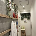 パティスリー ドュ ジュール ジュイサンス - 廊下にも絵本がたくさん置かれてます♪