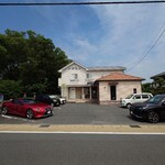 cafe いのうえ - 店舗外観、駐車場