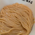 中華そば 桐麺 - とろろ桐麺（冷）下にスープととろろが敷いてある
      味変でわさびを
      麺がなんとも言えない美味しさ