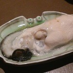 産直屋 たか - 巨大岩牡蠣