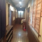 旬彩美酒　小町庭 - 奥の通路、結構個室がありますね