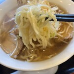 会津喜多方ラーメン坂内 小法師 水沢店 - 麺アップ。これがまた旨いのよ