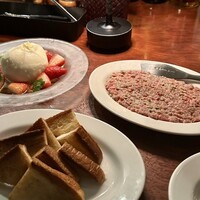 カルネジーオ イースト - 