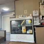 慶城園 - ドリンクコーナー。