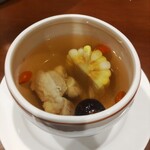 中華ダイニング 一途一心 - 熱々スープも美味しい♪　コーンも火傷しそうなくらい熱々♪