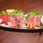 せいもん払い - 馬刺し盛り合わせハーフ2,200円