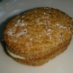 グラン・ヴァニーユ - ピスタチオｔグリオットチェリーのダコワーズ