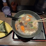 讃岐屋 平和大通り店 - スタミナ蕎麦と梅おにぎり