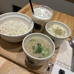 スープストックトーキョー キラリナ京王吉祥寺店 - 右奥がポテトのスープ