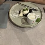 CUCINA CONTENTO - 息子はレモンジェラートとチョコケーキ