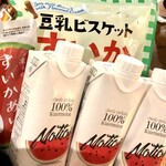 カルディコーヒーファーム - ドリンク写真:スイカジュース198円　
スイカアイス170円　
豆乳ビスケットすいか312円