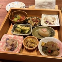 今彩 - 前菜8種