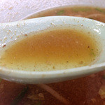 中華亭 - 大量の脂で蓋がされています