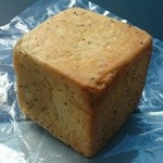 キキダウンステアーズベーカリー - 紅茶クリームパン