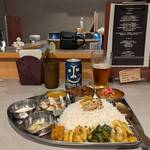 スパイスアンドカレー黄金の風 - ♪メキシカンサルサと粗挽きポークキーマ & スパイス魯肉カレー♪