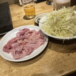 炭火ホルモン焼酒場 恵の家 - 
