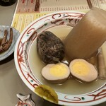 居酒屋 舞子 - おでん第1弾、大根・たまご・いも・すすたけ